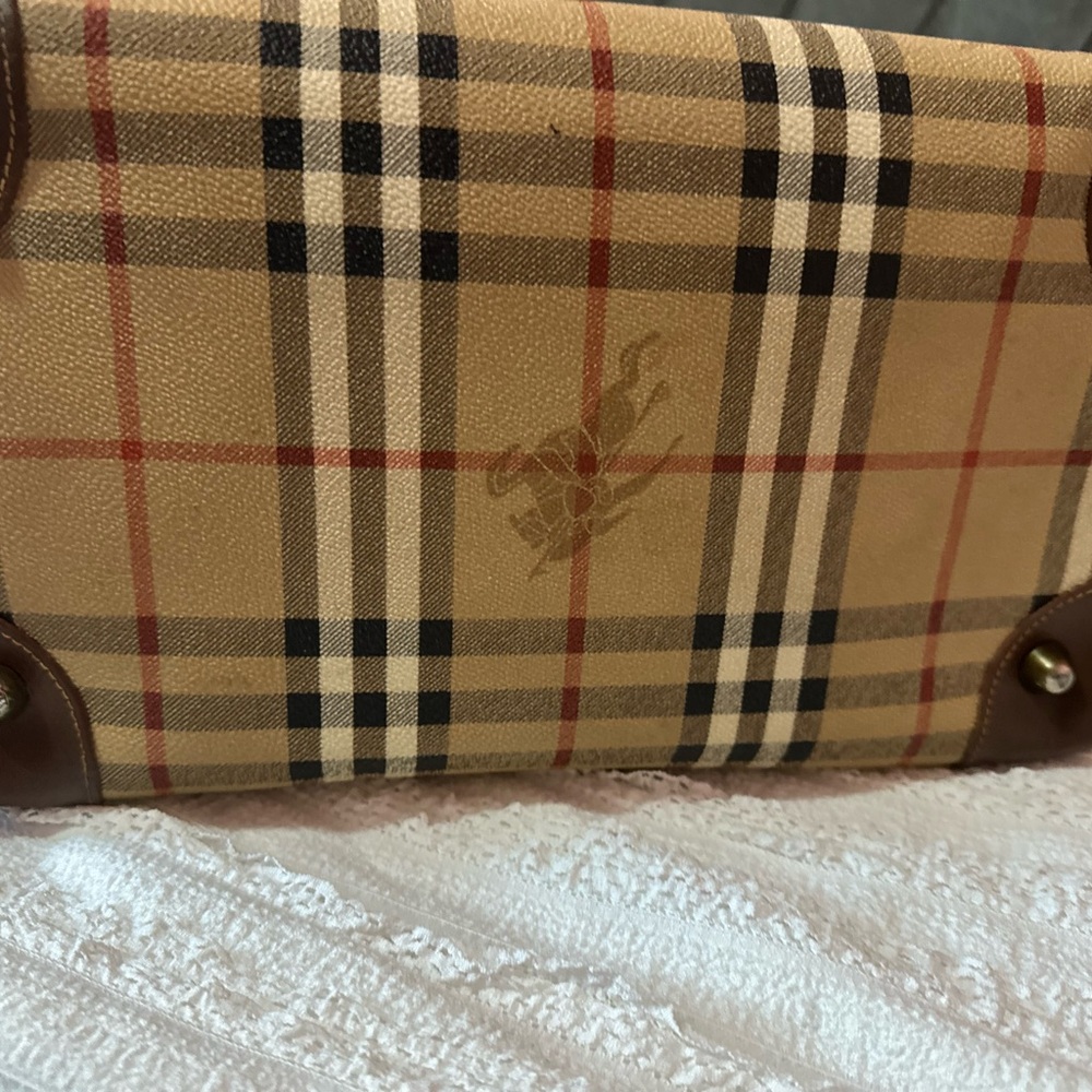 Classic Tan vintage boston burberry - Picture 9 of 9